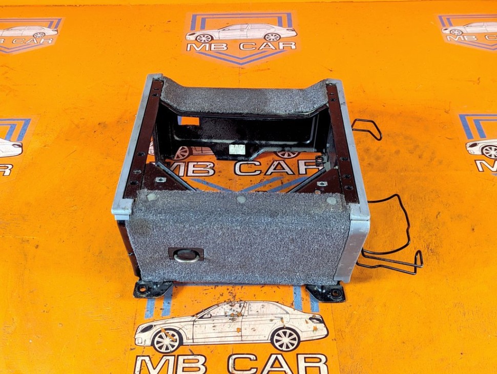 Короб сиденья MERCEDES-BENZ V-класс W638/W639 (1996 - 2003) V 220 2.1 D AT (122 л.с.) фото 1 &mdash; Разборка Мерседес