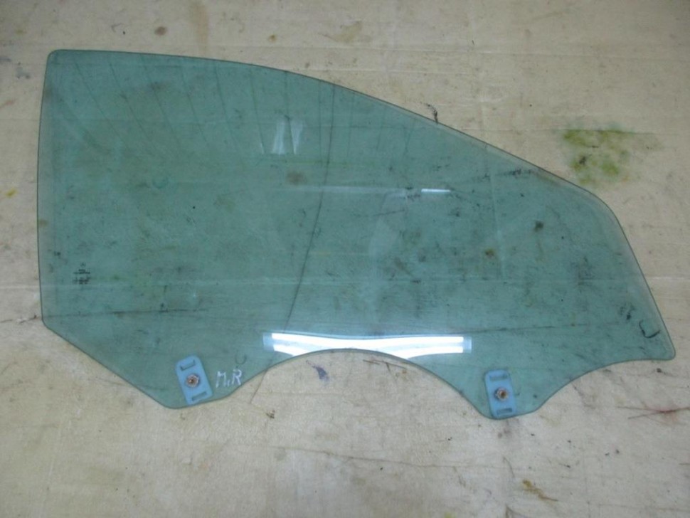 Стекло переднее правое MERCEDES-BENZ C-класс W203/S203/CL203 (2000 - 2004) фото 1 — Разборка Мерседес