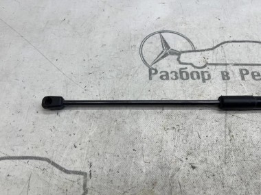 Амортизатор крышки багажника MERCEDES-BENZ A-класс W176 (2012 - 2015) — Разборка Мерседес
