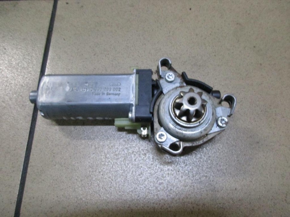 Моторчик регулировки сидений MERCEDES-BENZ E-класс W211/S211 (2002 - 2006) фото 1 — Разборка Мерседес