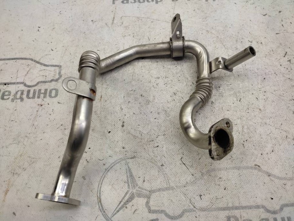 Трубка клапана ЕГР MERCEDES-BENZ C-класс W204/S204/С204 рестайлинг (2011 - 2015) фото 1 — Разборка Мерседес