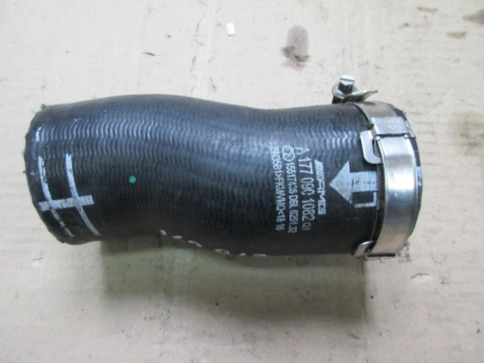 Патрубок интеркулера MERCEDES-BENZ C-класс W205/S205/C205/A205 (2014 - 2018) фото 1 — Разборка Мерседес