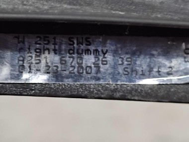 Уплотнитель стекла MERCEDES-BENZ R-класс W251 (2005 - 2007) — Разборка Мерседес