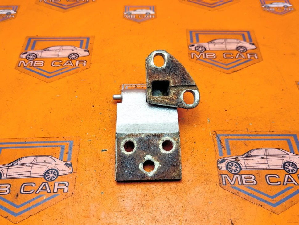 Петля двери MERCEDES-BENZ V-класс W638/W639 (1996 - 2003) V 220 2.1 D AT (122 л.с.) фото 1 &mdash; Разборка Мерседес