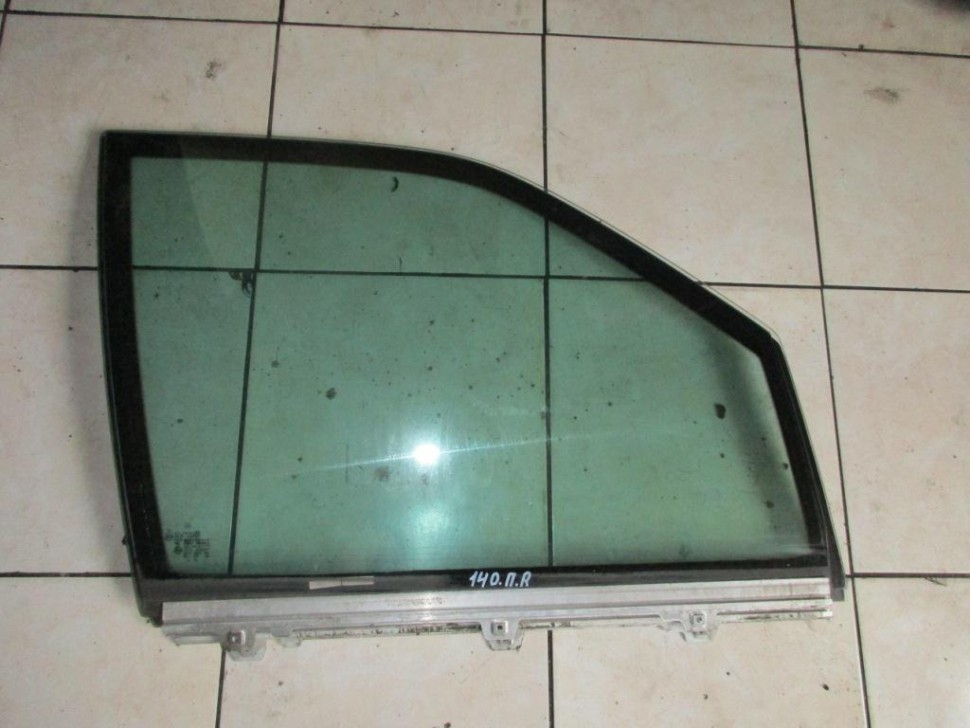 Стекло переднее правое MERCEDES-BENZ S-класс W140 (1991 - 1998) фото 1 — Разборка Мерседес