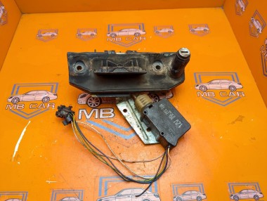 Ручка открытия багажника MERCEDES-BENZ V-класс W638/W639 (1996 - 2003) V 220 2.1 D AT (122 л.с.) &mdash; Разборка Мерседес