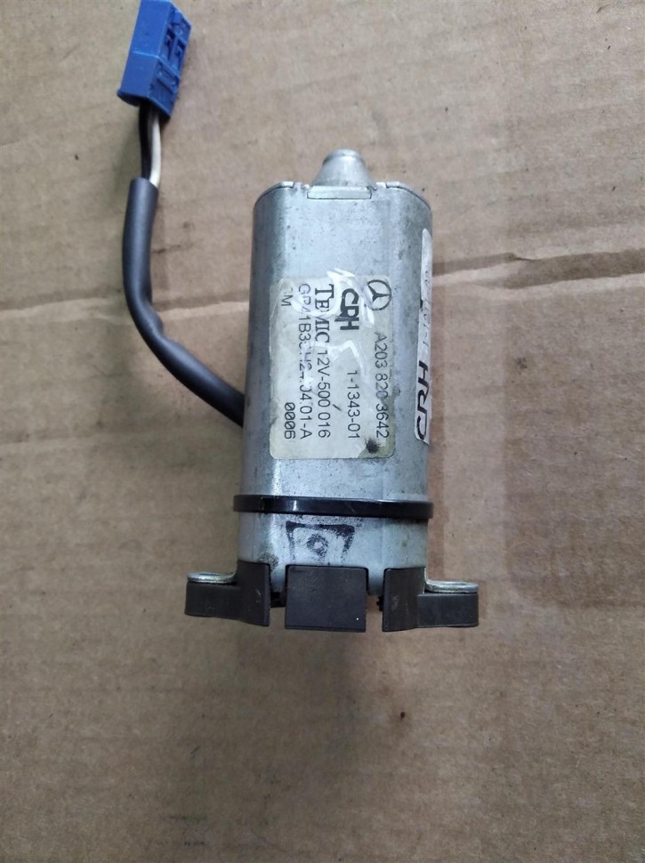 Моторчик регулировки сидений MERCEDES-BENZ C-класс W203/S203/CL203 (2000 - 2004) фото 1 — Разборка Мерседес