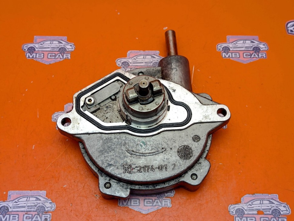 Насос вакуумный MERCEDES-BENZ C-класс W203/S203/CL203 (2000 - 2004) фото 1 — Разборка Мерседес