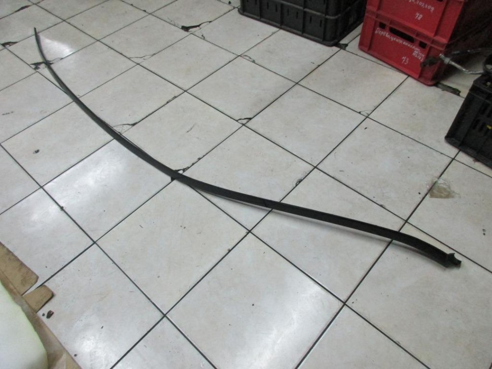 Молдинг крыши MERCEDES-BENZ C-класс W205/S205/C205/A205 (2014 - 2018) фото 1 — Разборка Мерседес