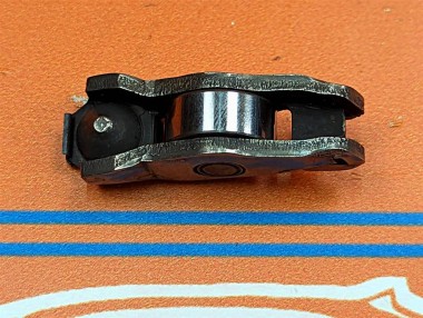 Коромысло клапана ГРМ MERCEDES-BENZ M-класс W164 (2005 - 2008) — Разборка Мерседес