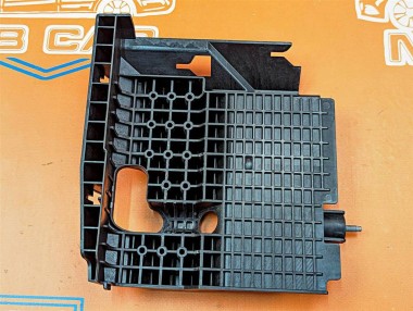 Крышка АКБ MERCEDES-BENZ A-класс W177 (2018 - 2023) — Разборка Мерседес