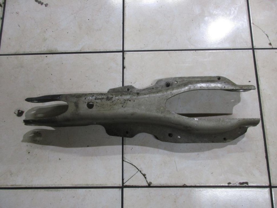 Рычаг задней стойки (лодка) MERCEDES-BENZ S-класс W220 (1998 - 2005) фото 1 — Разборка Мерседес