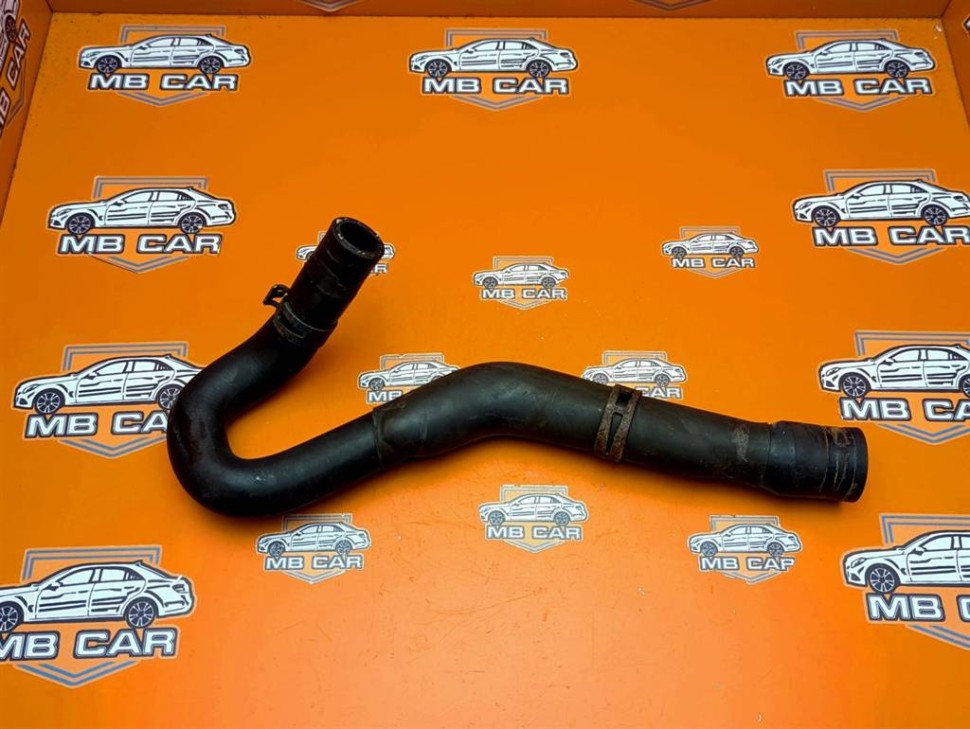 Патрубок ОЖ MERCEDES-BENZ VANEO W414 (2001 - 2005) фото 1 — Разборка Мерседес