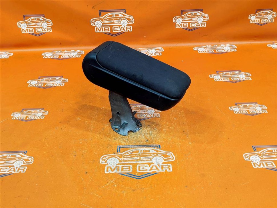 Подлокотник MERCEDES-BENZ A-класс W168 (1997 - 2001) фото 1 — Разборка Мерседес