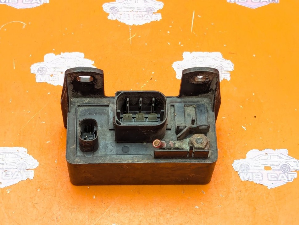 Реле свечей накала MERCEDES-BENZ S-класс W220 (1998 - 2005) фото 1 &mdash; Разборка Мерседес