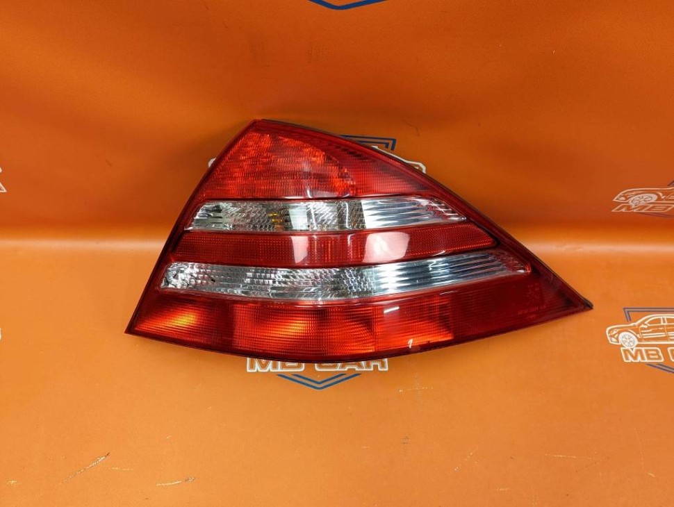 Фонарь задний правый MERCEDES-BENZ CL-класс C215 (1999 - 2002) фото 1 — Разборка Мерседес