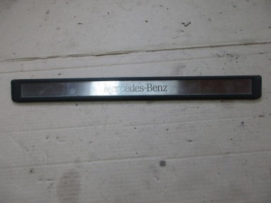 Накладка порога внутренняя MERCEDES-BENZ E-класс W211/S211 (2002 - 2006) — Разборка Мерседес