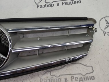 Решетка радиатора MERCEDES-BENZ C-класс W204/S204 (2006 - 2011) — Разборка Мерседес