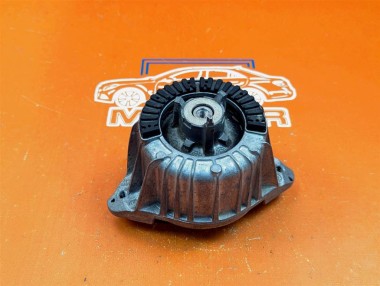 Опора двигателя MERCEDES-BENZ E-класс W212/S212/C207/A207 рестайлинг (2013 - 2016) — Разборка Мерседес