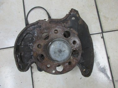 Кулак поворотный передний левый MERCEDES-BENZ C-класс W203/S203/CL203 (2000 - 2004) — Разборка Мерседес