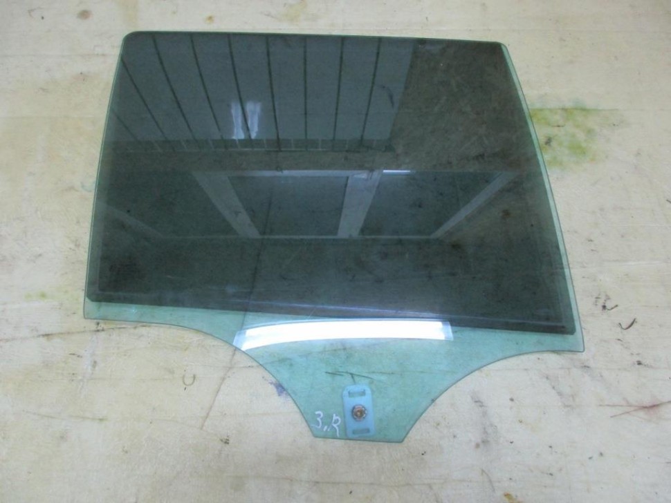 Стекло заднее правое MERCEDES-BENZ C-класс W203/S203/CL203 (2000 - 2004) фото 1 — Разборка Мерседес