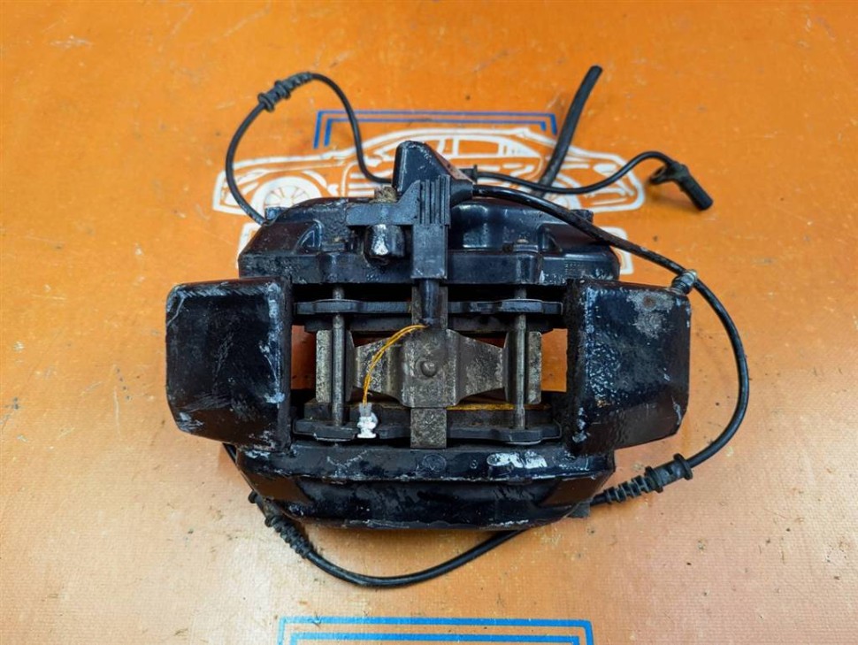 Суппорт передний правый MERCEDES-BENZ CLK-класс C209/W209 (2002 - 2005) фото 1 — Разборка Мерседес