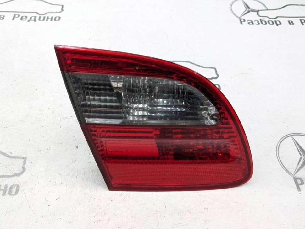 Фонарь крышки багажника MERCEDES-BENZ E-класс W211/S211 (2002 - 2006) фото 1 — Разборка Мерседес