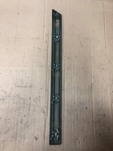 Молдинг двери MERCEDES-BENZ C-класс W202/S202 (1993 - 1997) — Разборка Мерседес