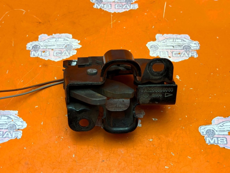 Замок капота MERCEDES-BENZ S-класс W220 рестайлинг (2002 - 2005) фото 1 &mdash; Разборка Мерседес