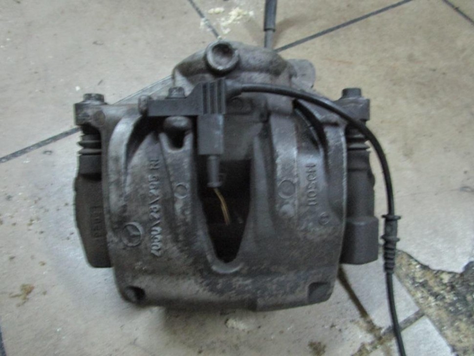 Суппорт передний правый MERCEDES-BENZ E-класс W211/S211 (2002 - 2006) фото 1 — Разборка Мерседес