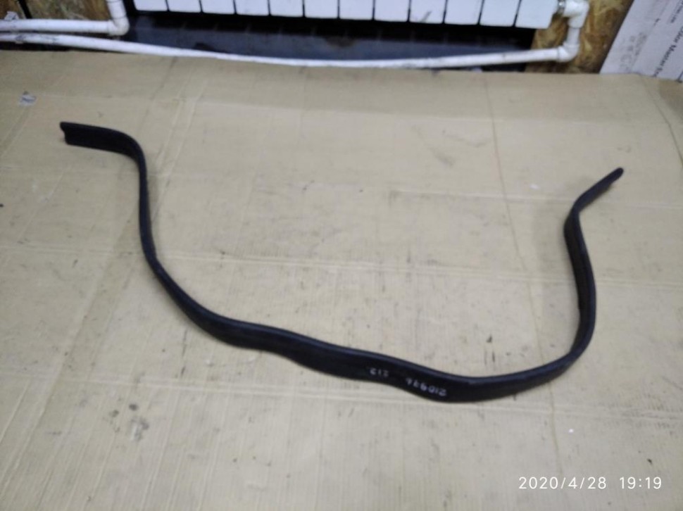 Уплотнитель капота MERCEDES-BENZ E-класс W212/S212/C207/A207 (2009 - 2013) фото 1 — Разборка Мерседес