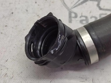 Патрубок радиатора MERCEDES-BENZ C-класс W205/S205/C205/A205 (2014 - 2018) — Разборка Мерседес