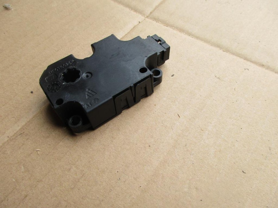 Сервоприводы печки MERCEDES-BENZ GLC-класс Coupe C253 (2016 - 2019) фото 1 — Разборка Мерседес