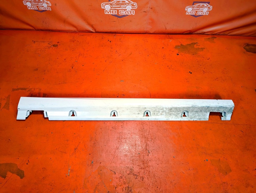Порог пластиковый правый MERCEDES-BENZ M-класс W166 (2011 - 2015) фото 1 &mdash; Разборка Мерседес