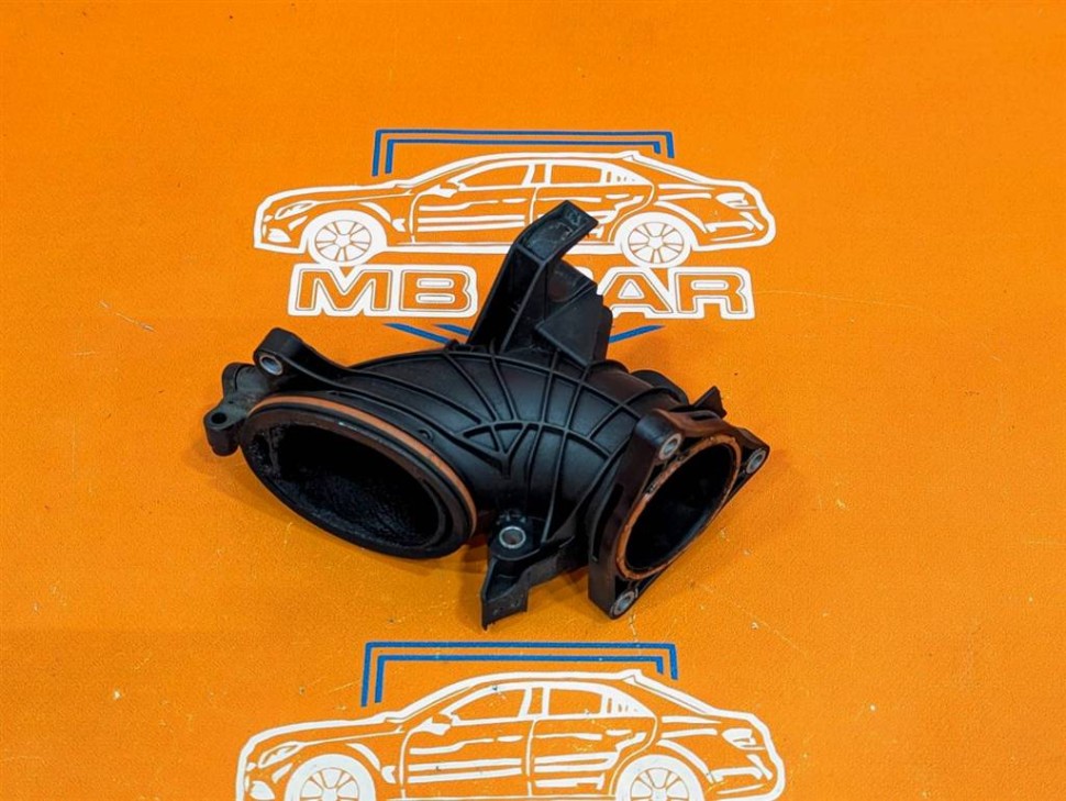 Патрубок интеркулера MERCEDES-BENZ E-класс W213/S213/C238/A238 (2016 - 2021) фото 1 — Разборка Мерседес