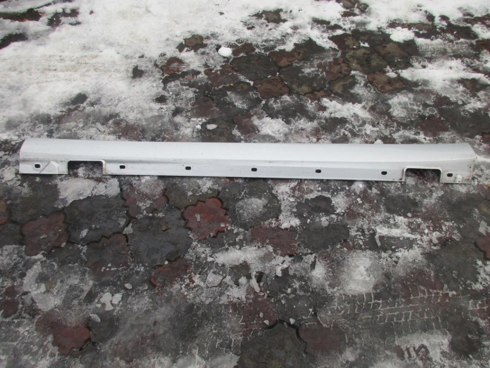 Порог пластиковый левый MERCEDES-BENZ E-класс W212/S212/C207/A207 (2009 - 2013) фото 1 — Разборка Мерседес