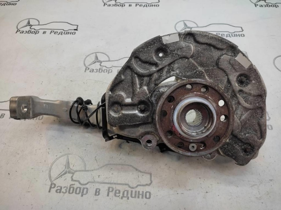 Кулак поворотный передний правый MERCEDES-BENZ GLC-класс AMG X253 (2016 - 2019) фото 1 — Разборка Мерседес