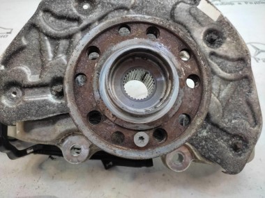 Кулак поворотный передний правый MERCEDES-BENZ GLC-класс AMG X253 (2016 - 2019) — Разборка Мерседес