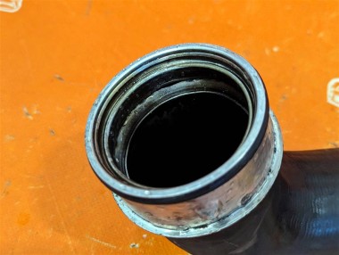 Патрубок интеркулера MERCEDES-BENZ E-класс W211/S211 (2002 - 2006) — Разборка Мерседес