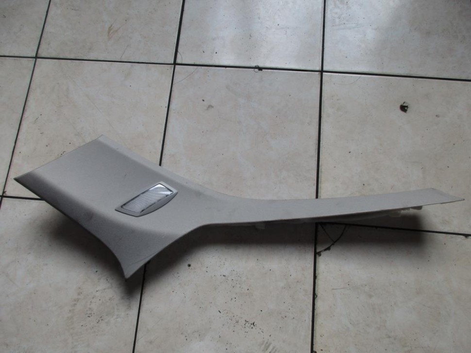 Накладка задней стойки MERCEDES-BENZ C-класс W204/S204 (2006 - 2011) фото 1 — Разборка Мерседес