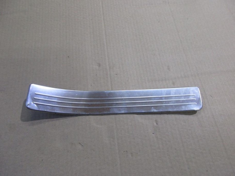 Накладка порога внутренняя MERCEDES-BENZ C-класс W204/S204 (2006 - 2011) фото 1 — Разборка Мерседес
