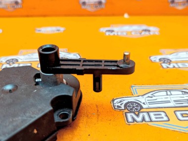 Сервоприводы печки MERCEDES-BENZ M-класс W163 (1997 - 2001) &mdash; Разборка Мерседес