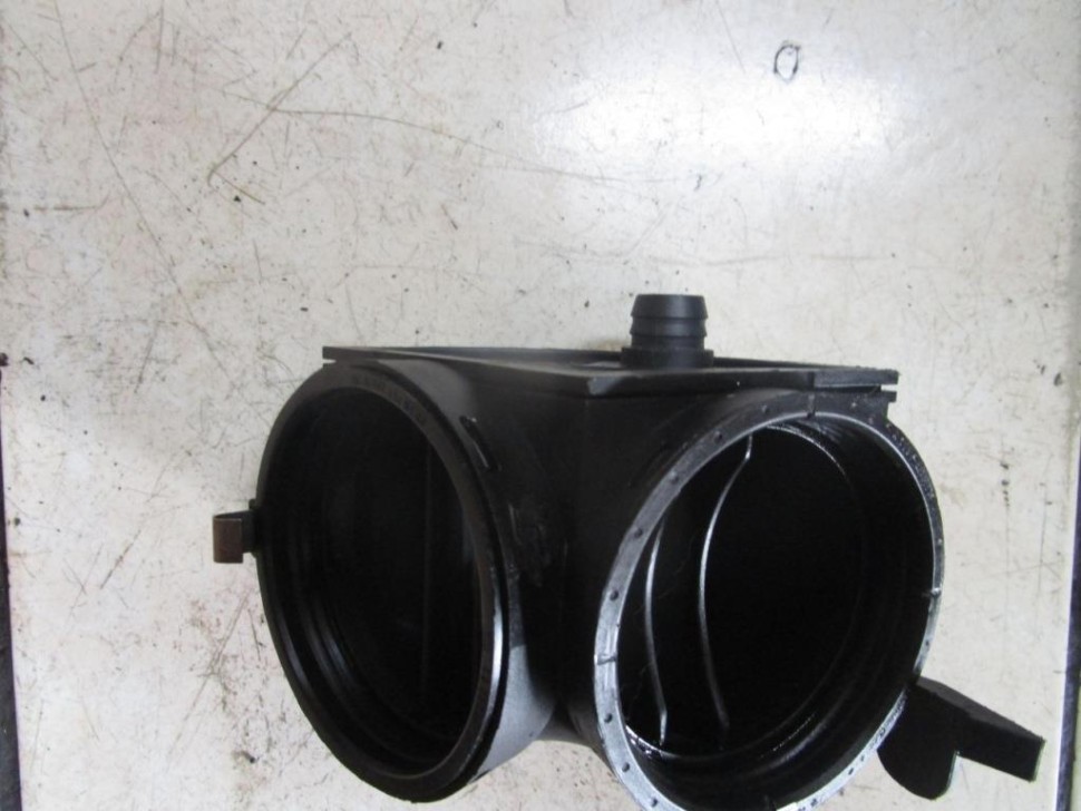 Патрубок воздушный MERCEDES-BENZ C-класс W203/S203/CL203 (2000 - 2004) фото 1 — Разборка Мерседес