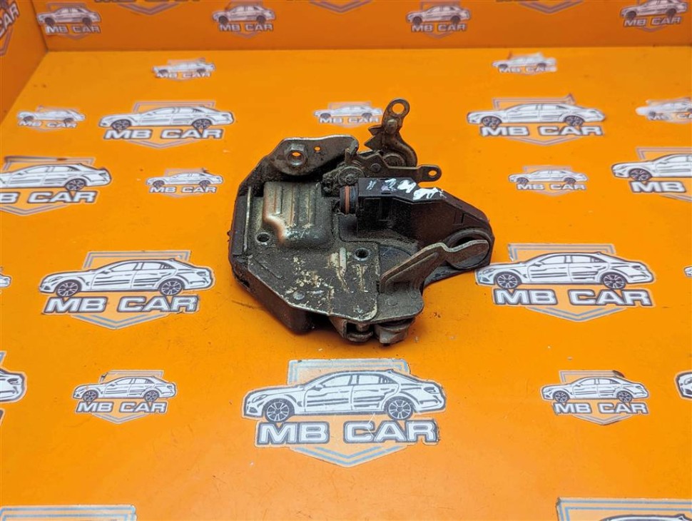 Замок двери передней левой MERCEDES-BENZ W124 W124/S124/C124/A124 (1984 - 1993) фото 1 — Разборка Мерседес