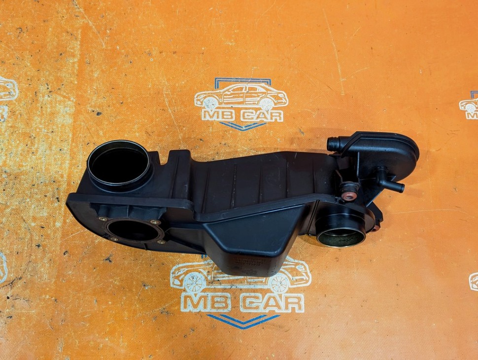 Резонатор воздушного фильтра MERCEDES-BENZ C-класс W203/S203/CL203 (2000 - 2004) фото 1 — Разборка Мерседес