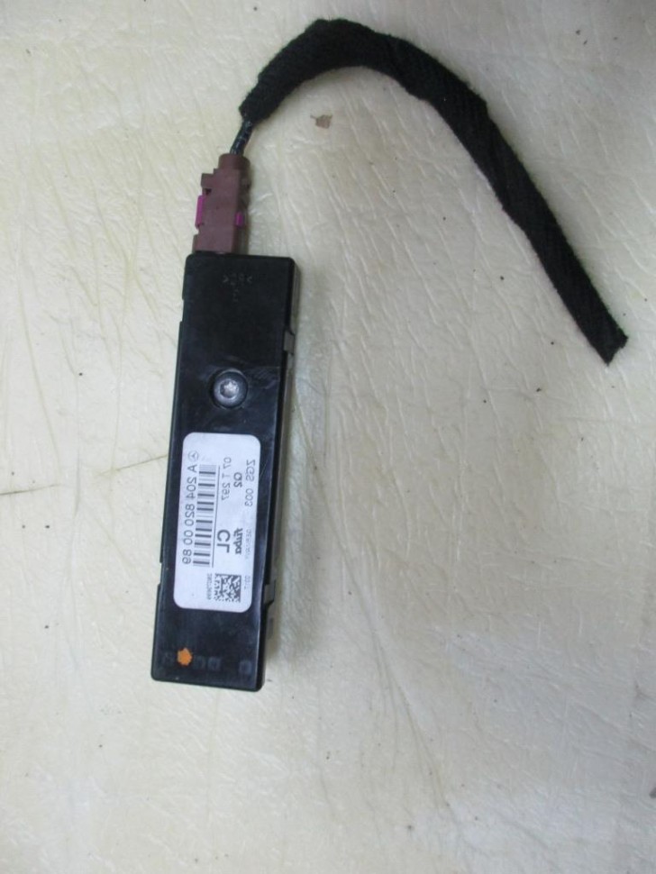 Усилитель антенны MERCEDES-BENZ C-класс W204/S204 (2006 - 2011) фото 1 — Разборка Мерседес