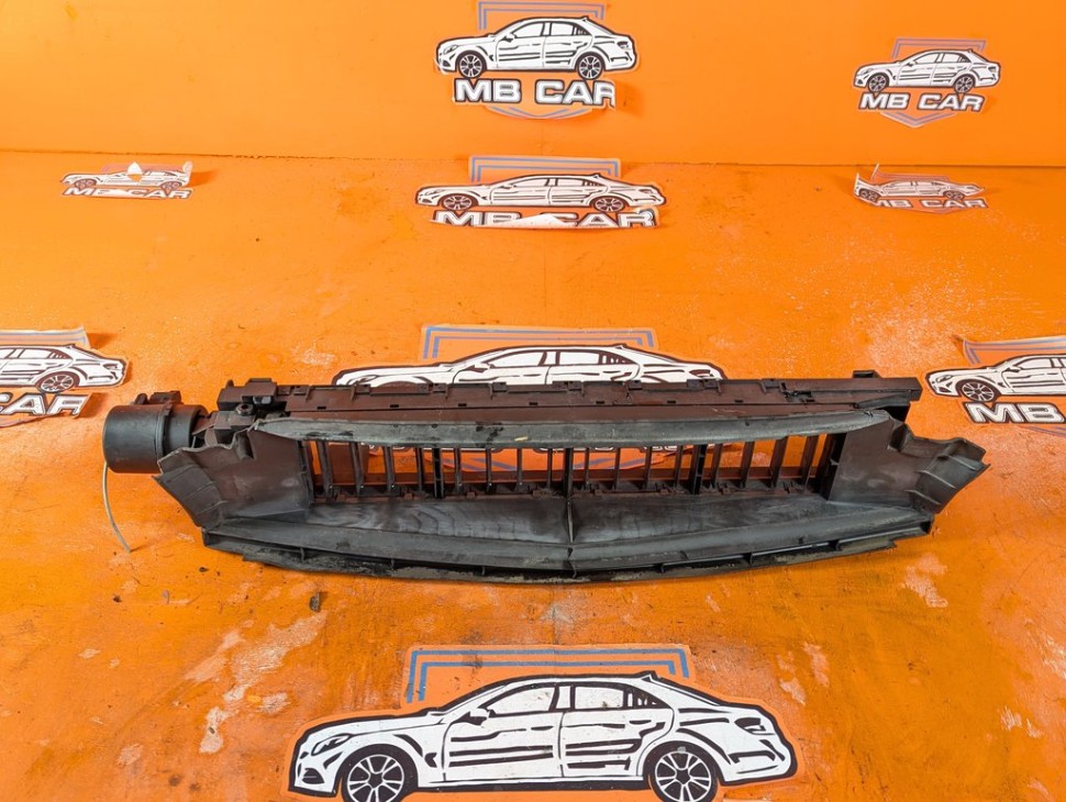 Воздухозаборник MERCEDES-BENZ E-класс W211/S211 (2002 - 2006) фото 1 &mdash; Разборка Мерседес