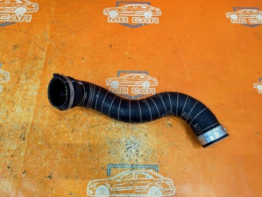 Патрубок интеркулера MERCEDES-BENZ C-класс W204/S204 (2006 - 2011) — Разборка Мерседес