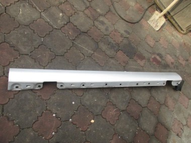 Порог пластиковый левый MERCEDES-BENZ C-класс W203/S203/CL203 (2000 - 2004) — Разборка Мерседес