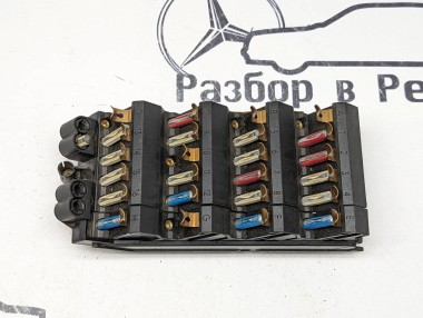 Блок предохранителей MERCEDES-BENZ W124 W124/S124/C124/A124 (1984 - 1993) — Разборка Мерседес